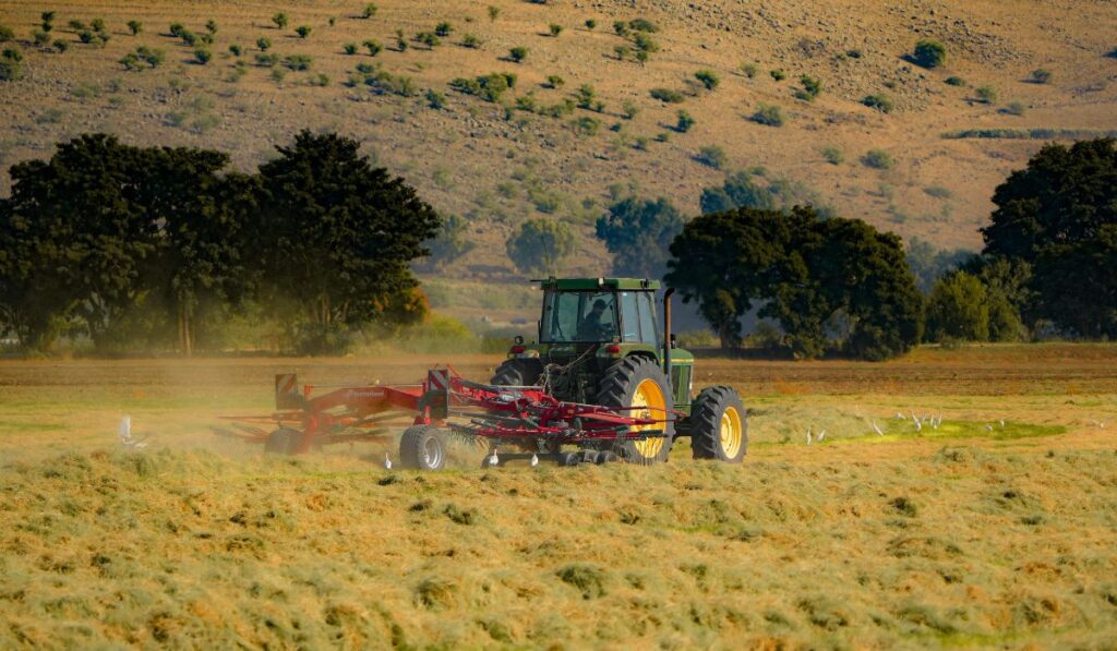 máquinas agrícolas para pecuária